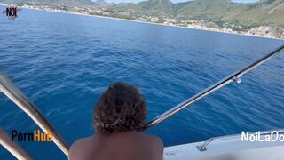 2 DEPRAVED on the boat ???? outdoor sex - doggy style 2 ???? - amateur italian couple ????????