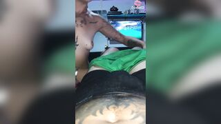 NO DEJO JUGAR AL FIFA A MI NOVIO HASTA QUE ME COJA