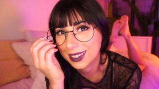 LUNAREXX ASMR GOTH GFE CLOSE UP KISSES ????