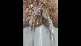 Hot Milf Hairy Pussy Spreads Pee All over Close Up porn videos