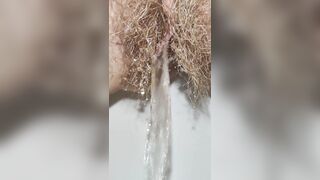 Hot Milf Hairy Pussy Spreads Pee All over Close Up porn videos