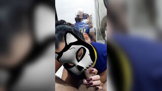 Esposa safada fazendo boquete no marido e falando putaria