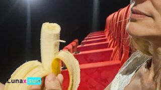 BLOWFLASH in the THEATER: a slutty milf can't resist to give a banana a blowjob