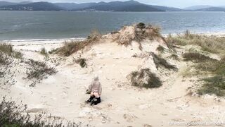 Sudden cumshot on the beach. PUBIC BLOWJOB and handjob.