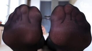 Who has better feet - teaser